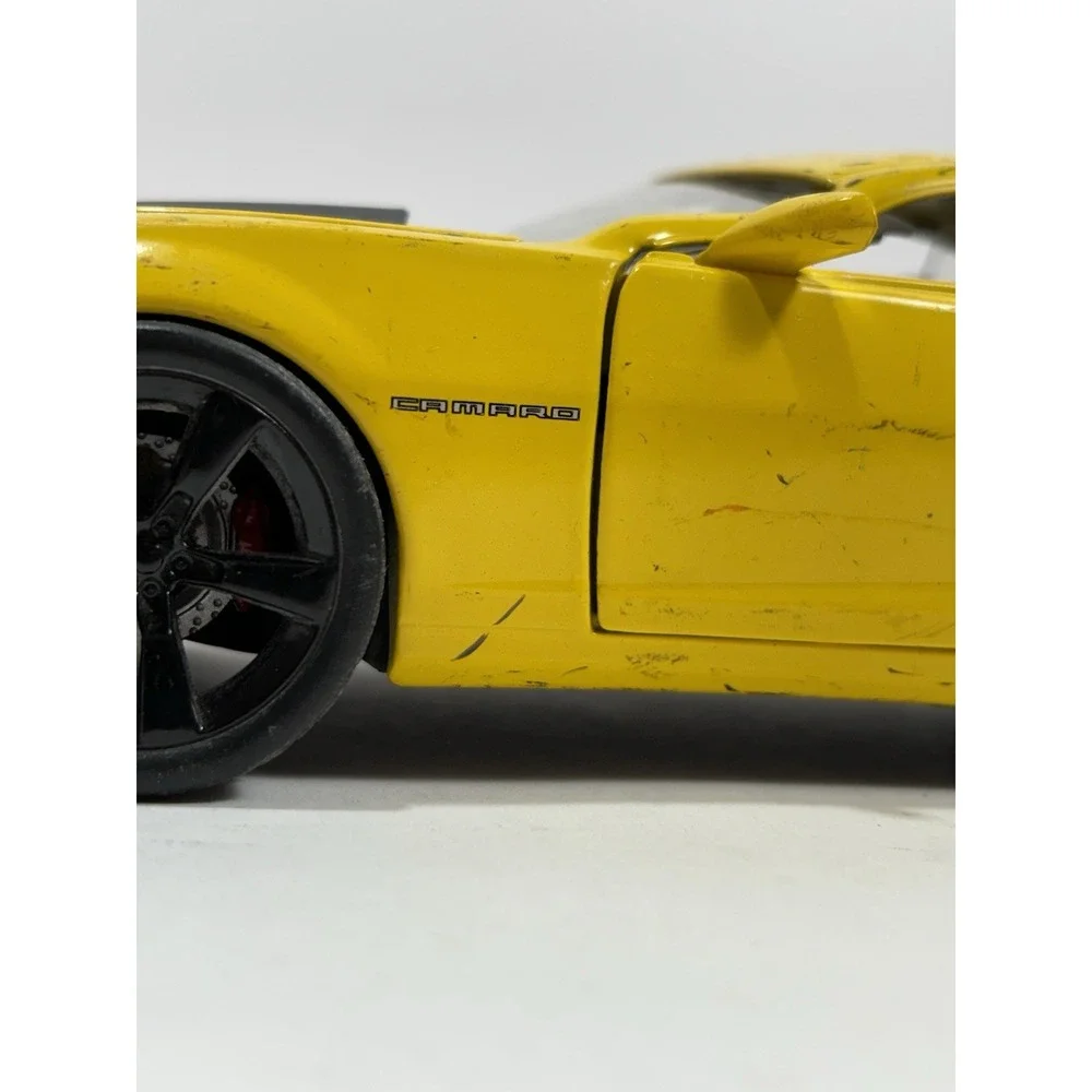 2010 Chevy Camaro SS Yellow in 1/24 Scale by Jada